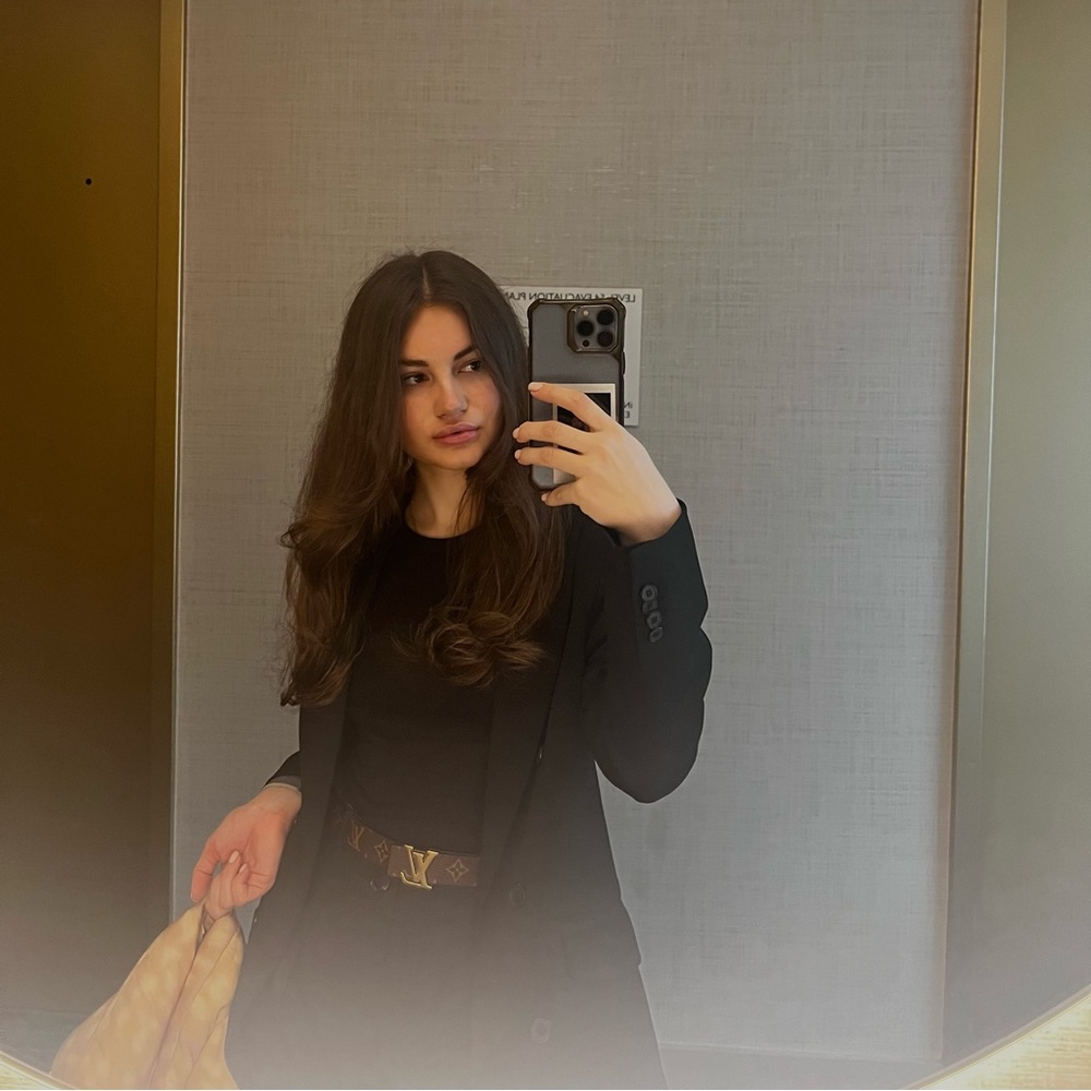 Meet your Posher, Elizabeth